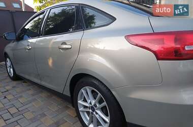 Седан Ford Focus 2015 в 