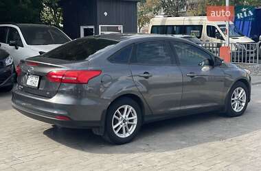 Седан Ford Focus 2015 в 