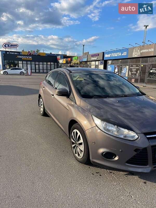 Хетчбек Ford Focus 2014 в Софіївській Борщагівці
