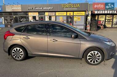 Хэтчбек Ford Focus 2014 в 