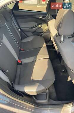 Хэтчбек Ford Focus 2014 в 