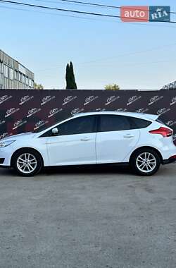 Хэтчбек Ford Focus 2016 в 
