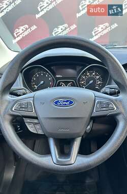 Хэтчбек Ford Focus 2016 в 