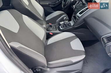 Хэтчбек Ford Focus 2013 в 