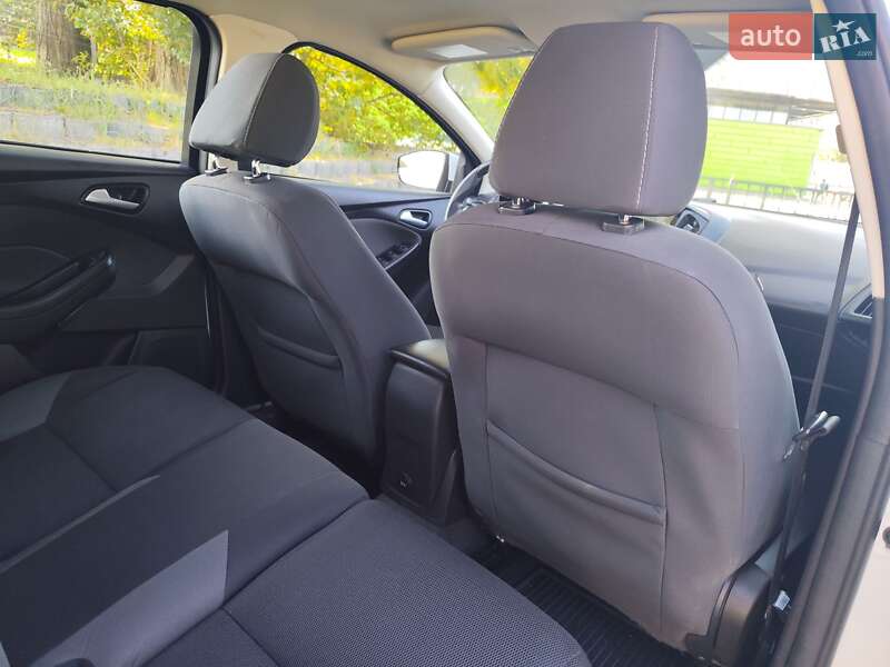 Хэтчбек Ford Focus 2014 в Киеве