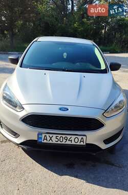 Седан Ford Focus 2015 в 