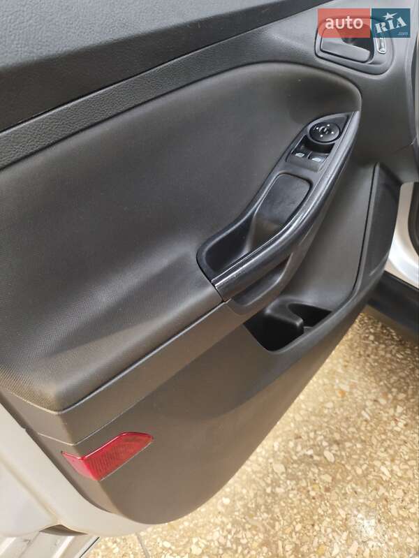 Седан Ford Focus 2015 в Харькове фото 17 Седан Ford Focus 2015 в Харькове