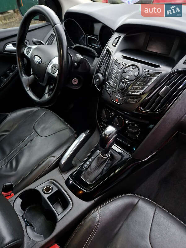 Седан Ford Focus 2013 в Киеве фото 6 Седан Ford Focus 2013 в Киеве