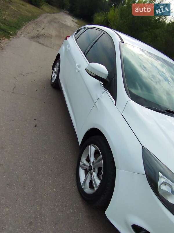 Хетчбек Ford Focus 2013 в Дніпрі