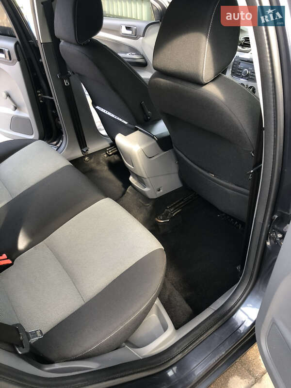 Хэтчбек Ford Focus 2010 в Полтаве фото 25 Хэтчбек Ford Focus 2010 в Полтаве