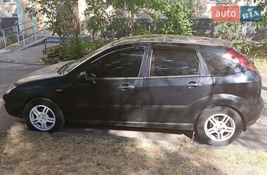 Хэтчбек Ford Focus 2001 в 