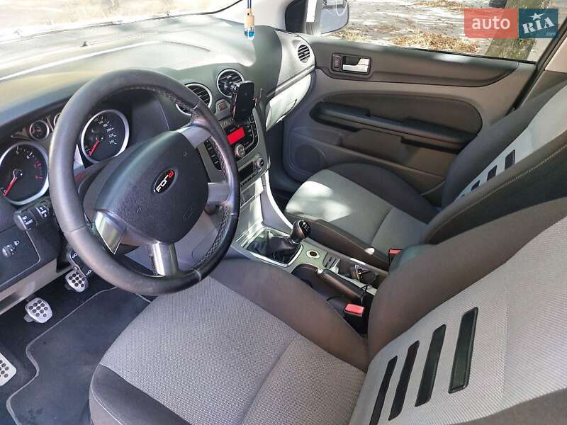 Хэтчбек Ford Focus 2008 в Львове