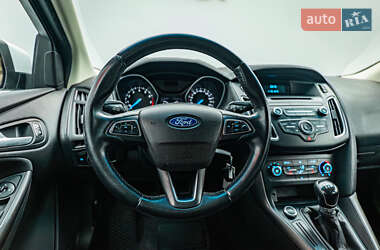 Хетчбек Ford Focus 2016 в 