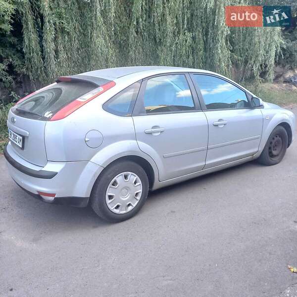 Хэтчбек Ford Focus 2007 в Ровно