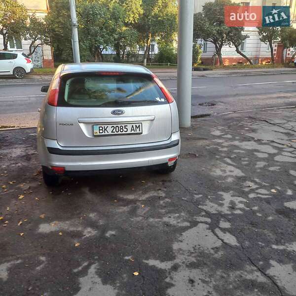 Хэтчбек Ford Focus 2007 в Ровно
