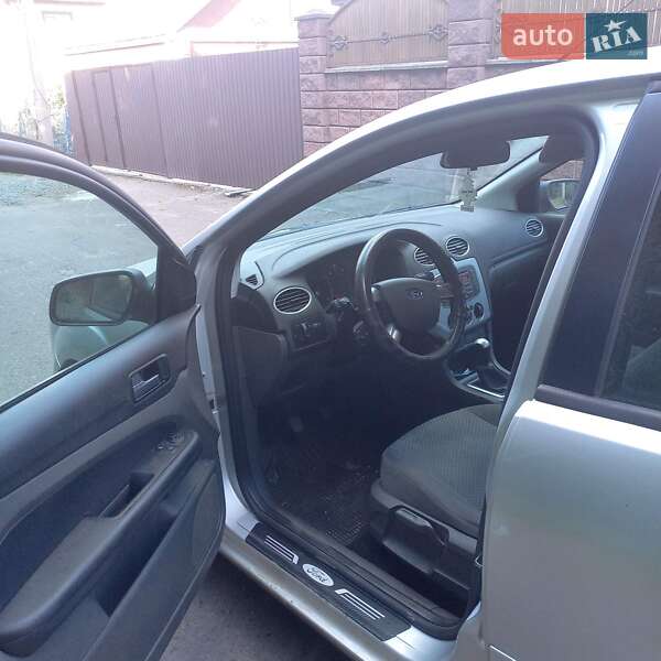 Хэтчбек Ford Focus 2007 в Ровно