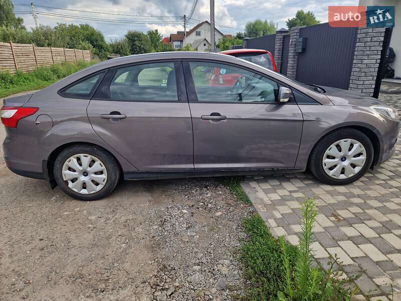 Седан Ford Focus 2013 в Киеве фото 10 Седан Ford Focus 2013 в Киеве