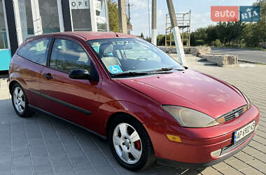Хэтчбек Ford Focus 2000 в 