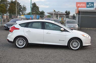 Хэтчбек Ford Focus 2013 в 