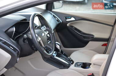 Хэтчбек Ford Focus 2013 в 