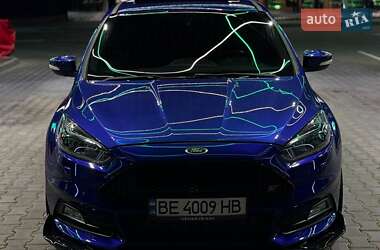 Хетчбек Ford Focus 2013 в 