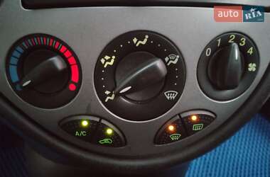Універсал Ford Focus 2000 в 
