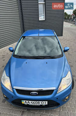 Хетчбек Ford Focus 2010 в 