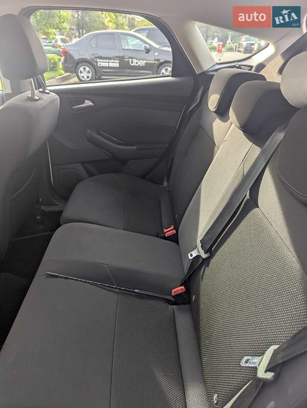 Хетчбек Ford Focus 2016 в Чернівцях фото 14 Хетчбек Ford Focus 2016 в Чернівцях
