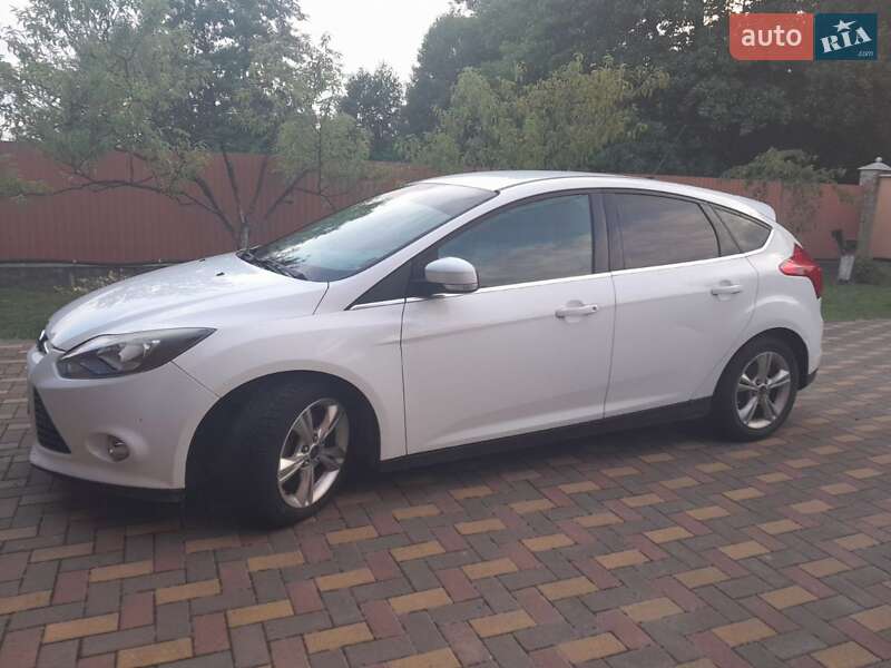 Хэтчбек Ford Focus 2013 в Виноградове