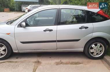 Хэтчбек Ford Focus 2004 в 