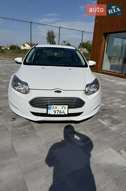 Хэтчбек Ford Focus 2014 в 