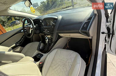 Хэтчбек Ford Focus 2014 в 