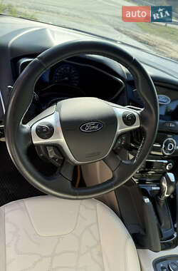 Хэтчбек Ford Focus 2014 в 