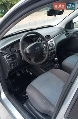Хэтчбек Ford Focus 2003 в 