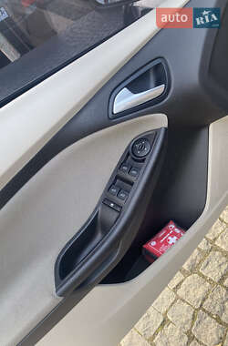 Хэтчбек Ford Focus 2014 в 