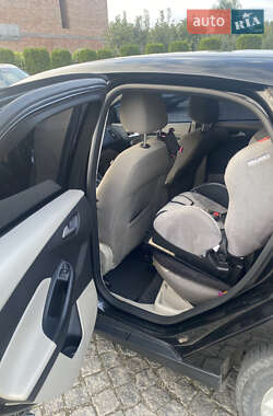 Хэтчбек Ford Focus 2014 в 