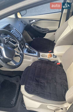 Хэтчбек Ford Focus 2014 в 