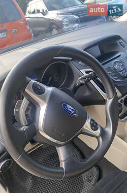 Хэтчбек Ford Focus 2014 в 