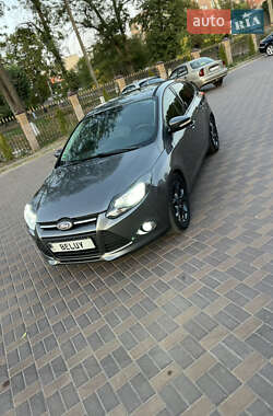 Хетчбек Ford Focus 2014 в 