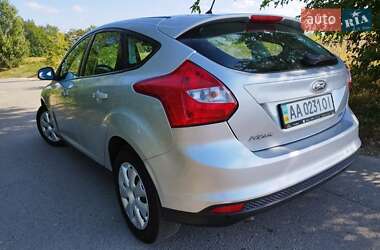 Хетчбек Ford Focus 2013 в 