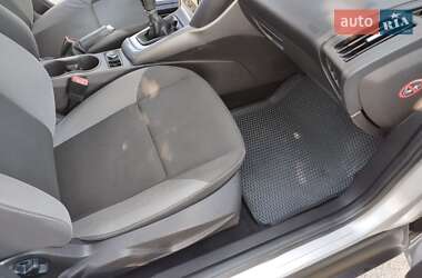 Хетчбек Ford Focus 2013 в 