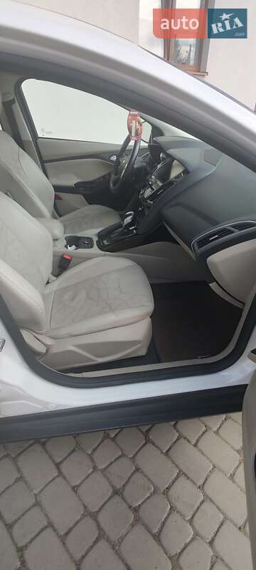 Хэтчбек Ford Focus 2014 в Луцке