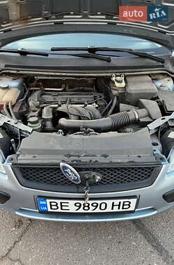 Хэтчбек Ford Focus 2005 в 