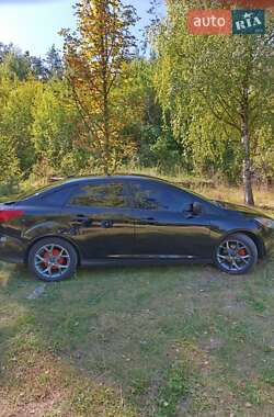 Седан Ford Focus 2016 в 