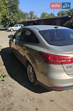 Седан Ford Focus 2015 в 