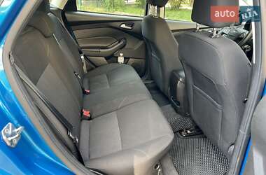Хетчбек Ford Focus 2016 в 