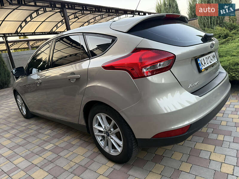 Хэтчбек Ford Focus 2015 в Днепре