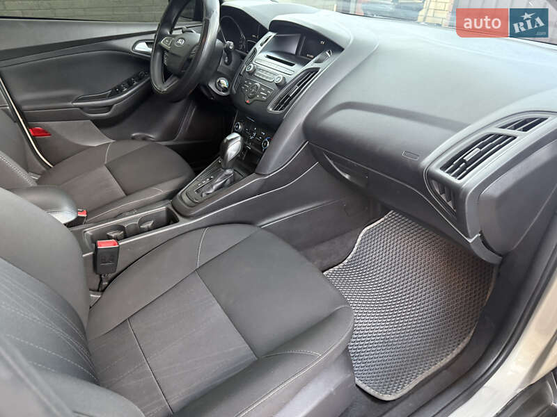 Хэтчбек Ford Focus 2015 в Днепре