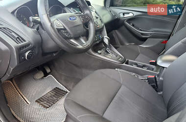 Хэтчбек Ford Focus 2015 в 