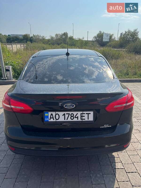 Седан Ford Focus 2015 в Ужгороде
